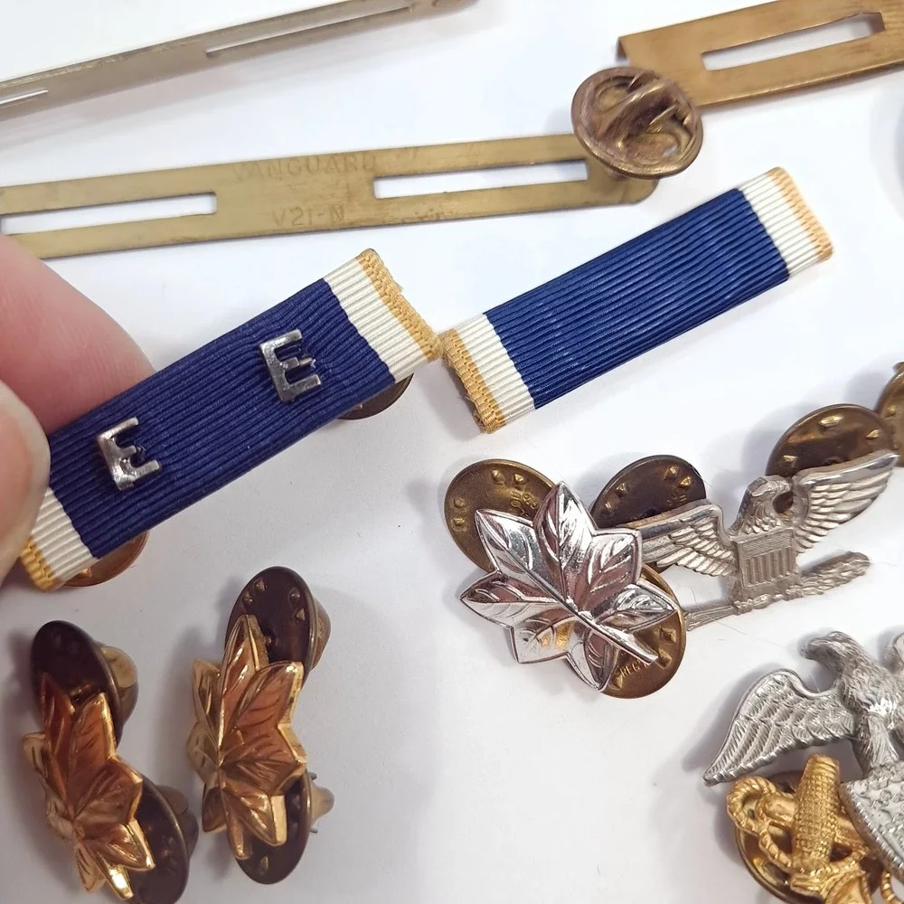 US navy pin set eagle Naval Lieutenant Commander officer rank oak leaf Dental‎